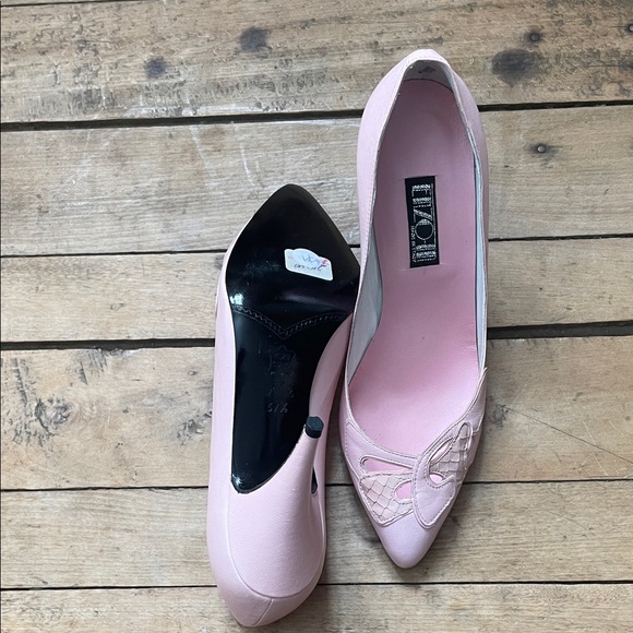 Vintage Enzo Angiolini Enzo 2  Pink Heels with Bow Detail very vintage - Picture 8 of 12